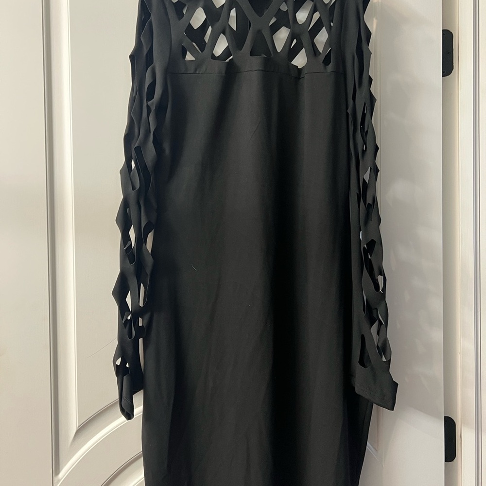 Elegant Black Cutout Sleeve Dress